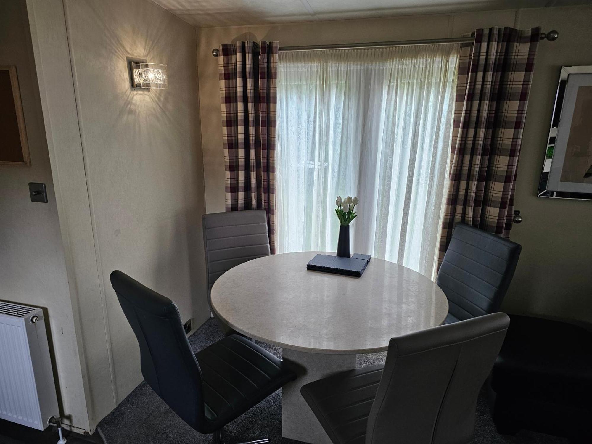 Tudor Lodge Hotel Nottingham Ngoại thất bức ảnh